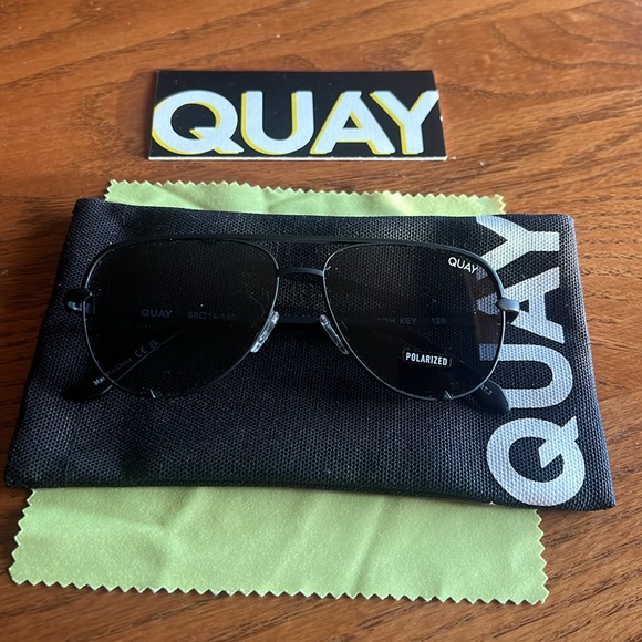 NEW?? Quay High Key Polarized
Aviator Sunglasses large in Black Frame Smoke main image 5